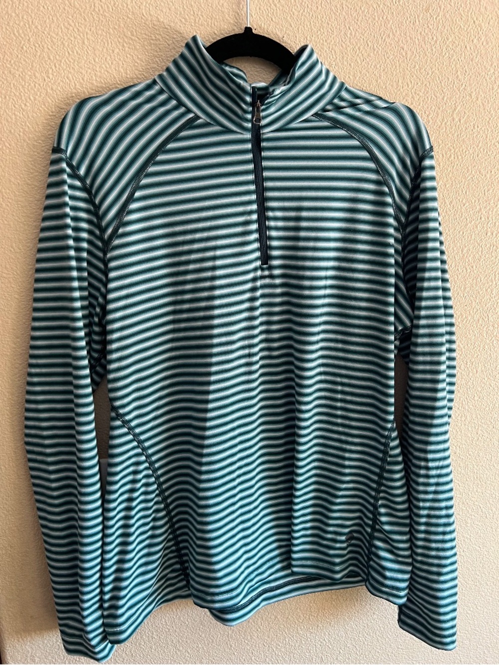 Mountain Hard wear long sleeve active outdoor size xl stripped mountain core